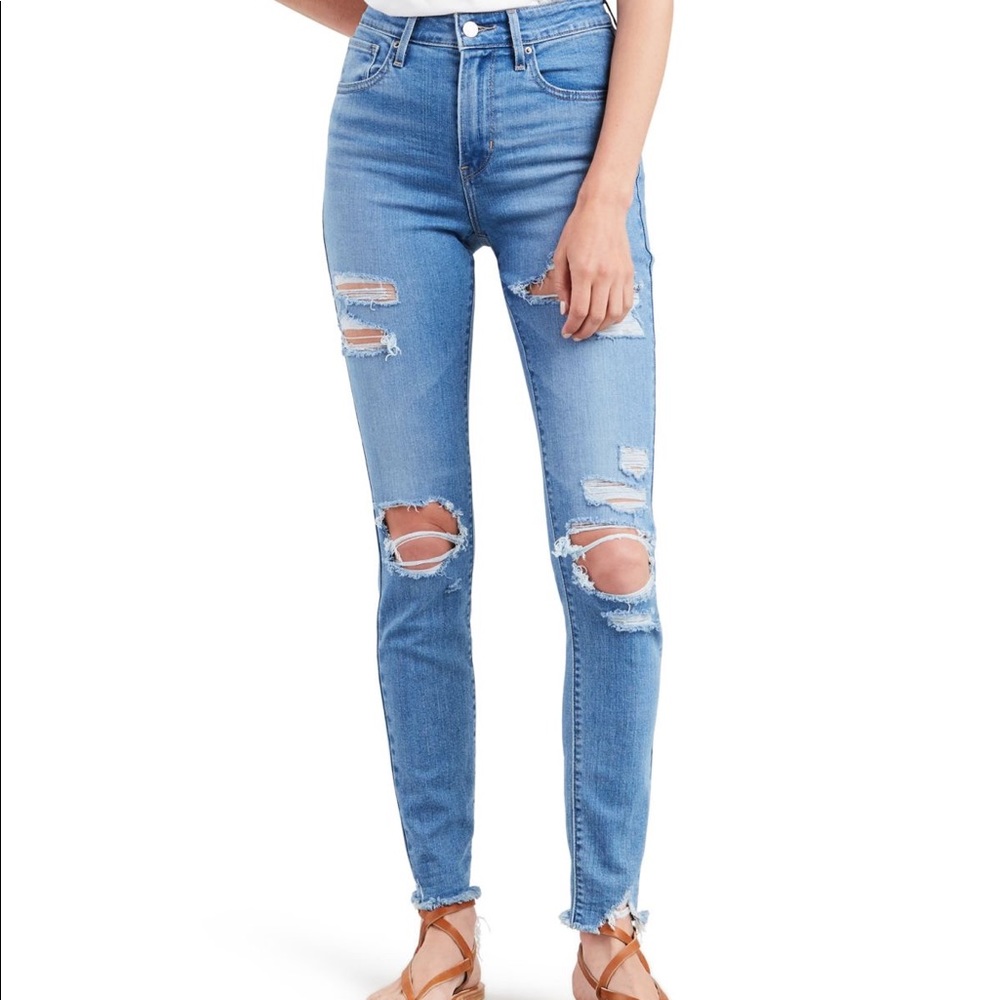 NWT! LEVI STRAUSS 721 High Rise Ripped Raw Hem Skinny Jeans - Size 27